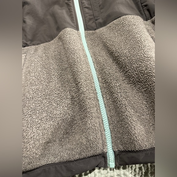 North Face Women’s Denali Jacket - Picture 2 of 6